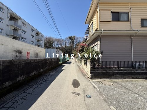 【前面道路含む現地写真】 | 【仲介手数料０円】厚木市三田南1丁目　中古一戸建て | 厚木市三田南1丁目　中古一戸建て