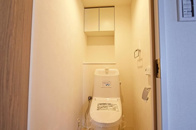 パークスクエア宝塚フォレストタワーのトイレ|寒い日でも快適に利用できる温水洗浄便座付きトイレです。