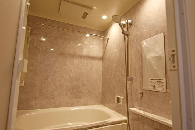 パークスクエア宝塚フォレストタワーの浴室|寛ぎのバスタイムはここから始まります。足を伸ばしてゆっくりできる1616サイズの浴室、新調済です。