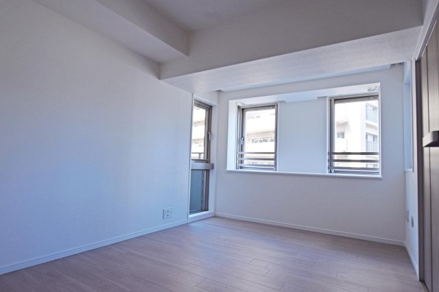 パークスクエア宝塚フォレストタワーの洋室|全居室フローリング仕様でお手入れも簡単です◎