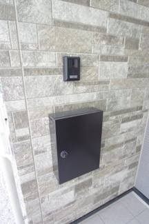 【外観：施工例】 | 【仲介手数料無料！！】府中市南町2丁目　新築戸建て（全3棟）1号棟　7249万円 | 郵便受け