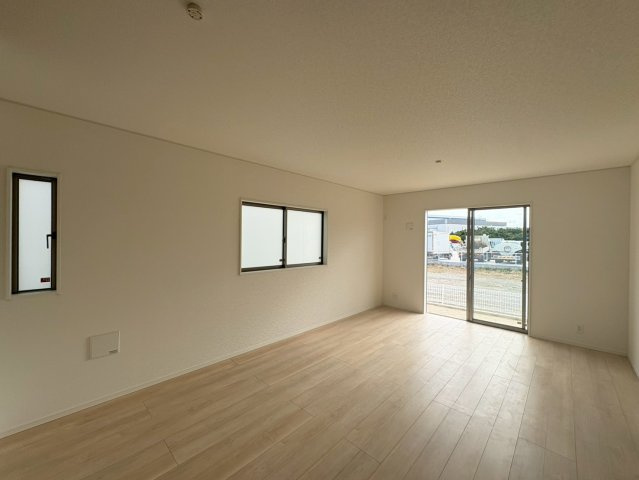 ♥♥うるま市塩屋第1-3号棟（全4棟)の居間・リビング|現地撮影2026.2月♪いつでも内覧可能です☆