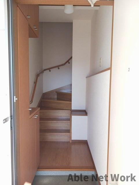 コンフォルターブルⅠの玄関|シューズボックス付き