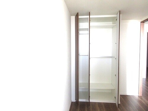 【収納】 | ザ・パークハウス西新宿タワー６０ | クロゼット（洋室約5.1畳）