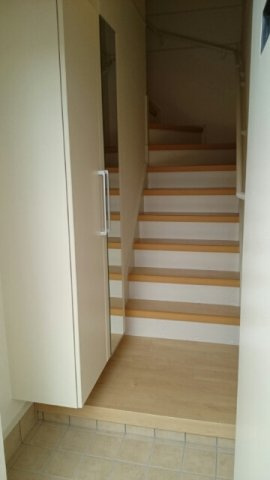 ブリッサ　ハウスの玄関|明るい玄関です