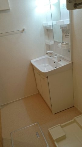 ブリッサ　ハウスの洗面所|明るい洗面所です