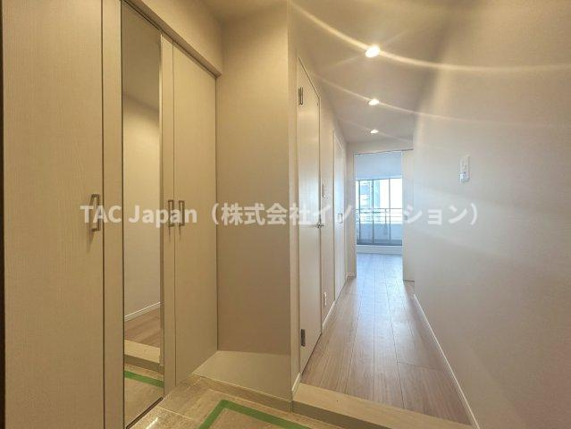 ファミール浅草シティウエストの玄関|玄関ホールがスッキリ広々としていると帰る時も出ていく時も気持ちが良い。来客を出迎える玄関が綺麗ならその家の印象が良くなる。
