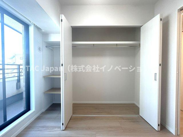 ファミール浅草シティウエストの収納|感性を育むプライベートルームはシンプルでスマートな空間。好みの空間で読書をしたり、音楽を聞いたりと一人の時間も充実したものにできます。