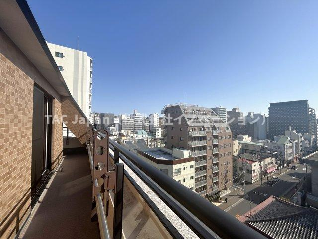 ファミール浅草シティウエストの展望|住む人を映し出す洗練された佇まいは、いつまでも輝き続けながらいつしか街の風景に溶け込んでいきます。