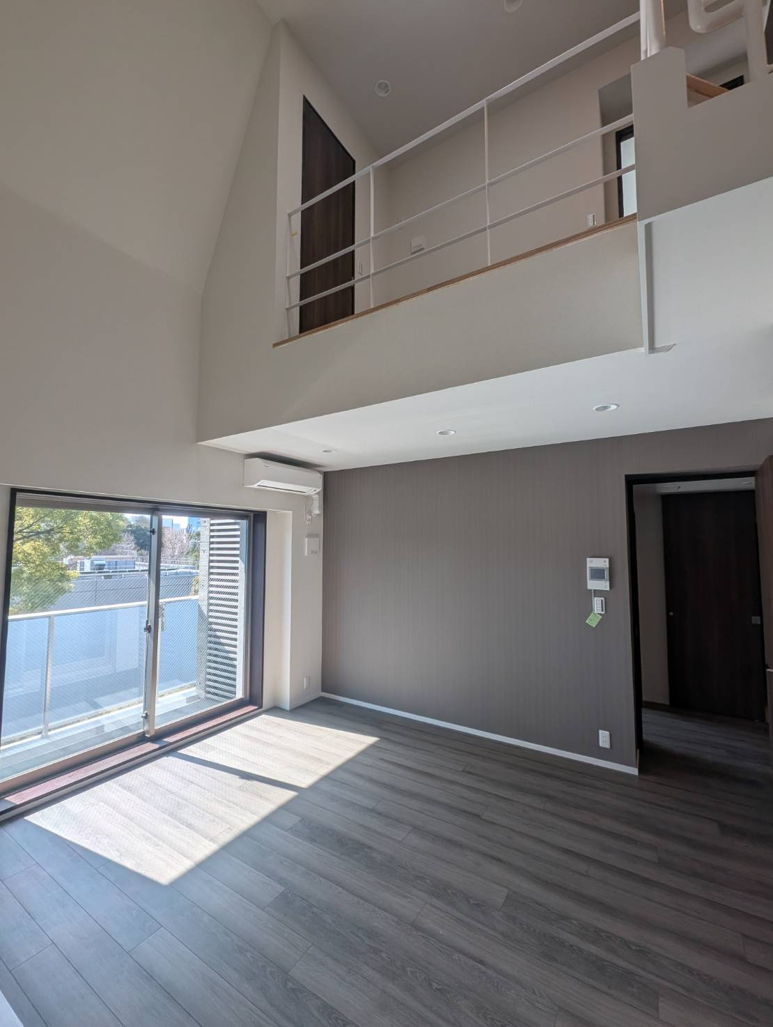 【居間・リビング】