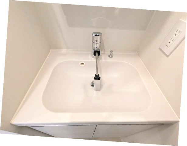 CLARITIA文京湯島の設備|洗面脱衣室のハンドシャワー付独立洗面台です