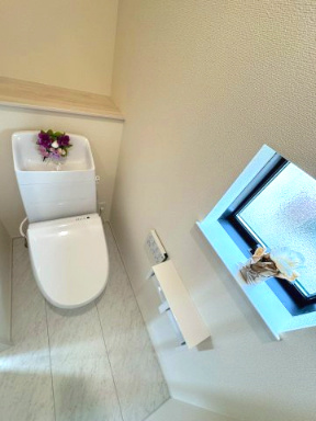 裾野市桃園　新築戸建　全１棟　１号棟の発電・温水設備|温水洗浄便座