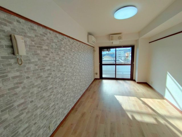 南林間FTマンションの居間・リビング