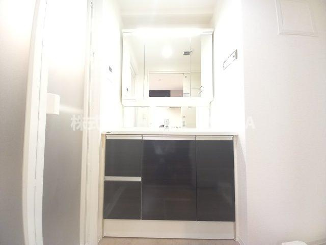 神戸Harborside 萬利Residenceの独立洗面台