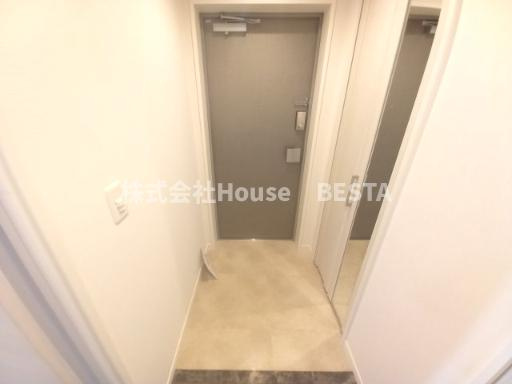 神戸Harborside 萬利Residenceの玄関