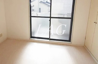 【居間・リビング】 | スカイコート向ケ丘遊園 | 洋室のお部屋です。