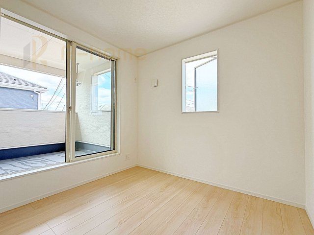 取手市宮和田第9　新築戸建て　1号棟の洋室|2面窓の風通しの良い洋室です♪差し込む暖かな陽当たりで、室内がくつろげる空間に早変わりです♪