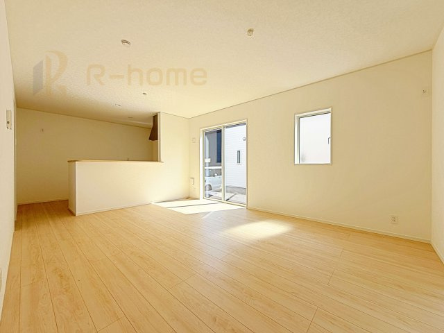 取手市宮和田第9　新築戸建て　1号棟の居間・リビング|広々とした余裕のあるリビングです♪大きな窓からは自然光が届きます。