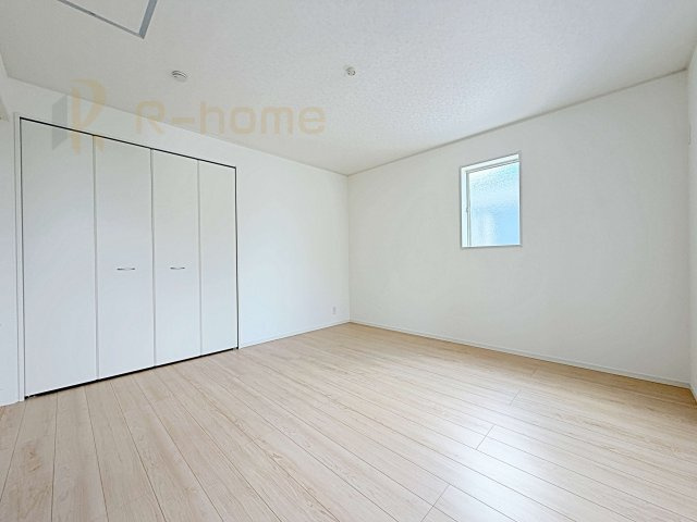 取手市宮和田第9　新築戸建て　1号棟の洋室|お部屋のサッシにはペアガラスを採用、高い断熱性による省エネと結露対策に有効です♪