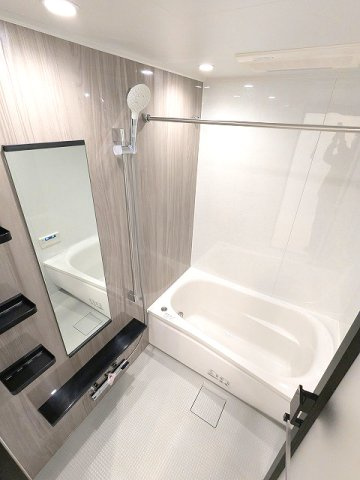 プライムメゾン入谷の浴室|追焚オートバス、24時間換気、浴室換気乾燥機、ワイドシャワーヘッド