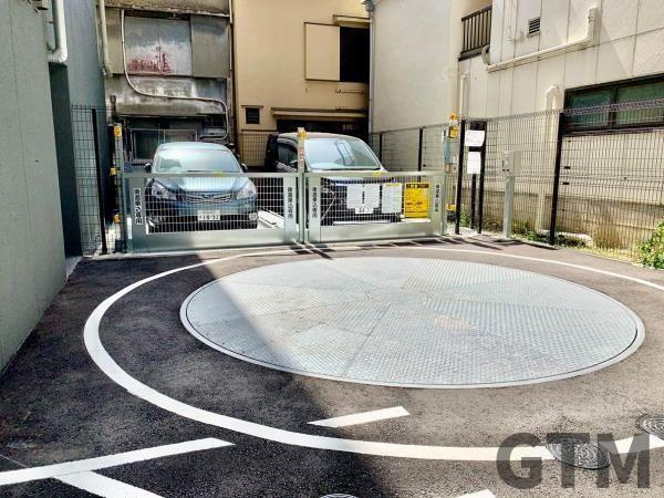 【駐車場】