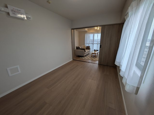 【洋室】ベルドゥムール海老名弐番館 