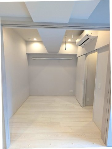 LEFOND PROGRES田原町の設備|洋室、インターネット無料、ペット可、エアコン2台付、ダウンライト付、ウォークインクローゼット、取り外し可能な室内物干し設備付き