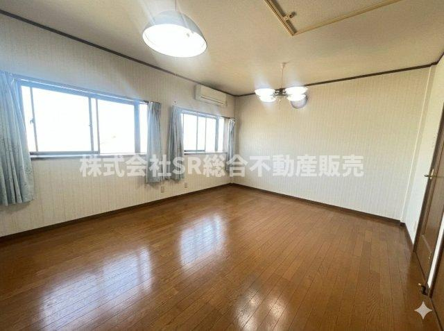 玉串元町1丁目中古戸建の洋室|広々とした開放感のあるお部屋です！寝室にいかがでしょうか