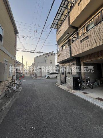 玉串元町1丁目中古戸建の前面道路含む現地写真|弊社は住宅ローンに自信がございます。
お客様にあった銀行をご紹介いたします。
お悩みの方は弊社までお気軽に
ご相談下さいませ。