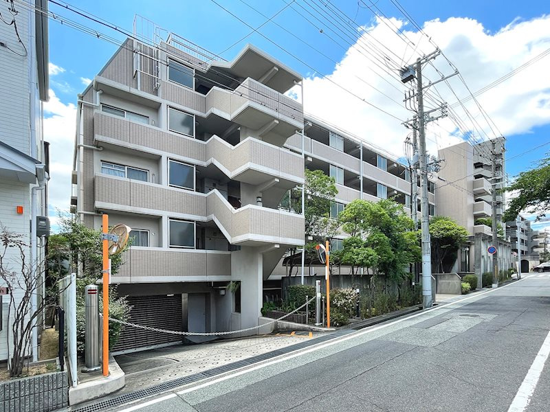 コンスタンス・マヤ