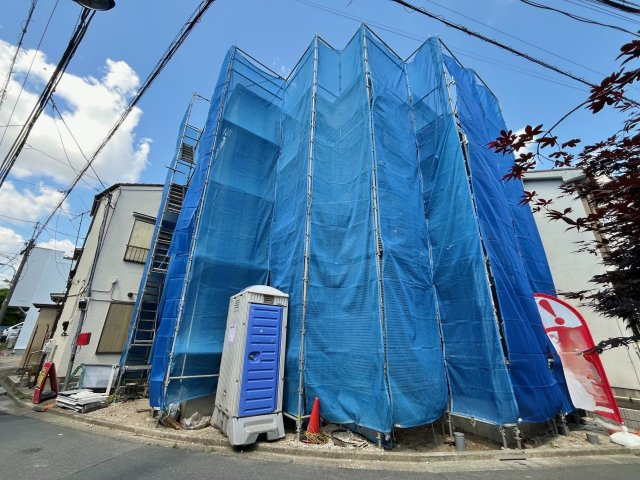 北区神谷3丁目 限定1棟の外観|【南西向きで陽当り・風通し良好です♪♪】
間口も広くて開放的です
只今一生懸命建築中です♪