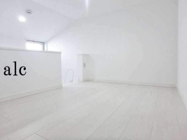 Blanc et Bleu 高円寺(ブランエトブルー高円寺）の内装|ちょっとした収納スペースとしても充実しています  ロフト部分