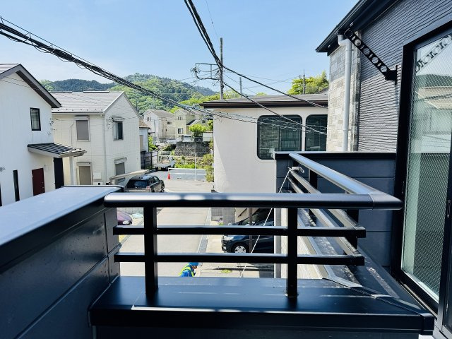 八王子市　高尾町　新築一戸建て　１期の展望|～南向き、2部屋から出入り可能なバルコニー～