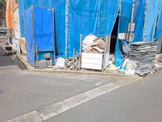 八王子市　高尾町　新築一戸建て　１期の駐車場|～L字型に2台駐車可能カースペース～