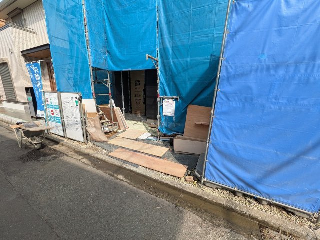 八王子市　高尾町　新築一戸建て　１期の玄関|～玄関は安心のWロックキーを採用～