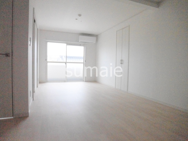 小岩ファミールカメリヤの居間・リビング|室内です。