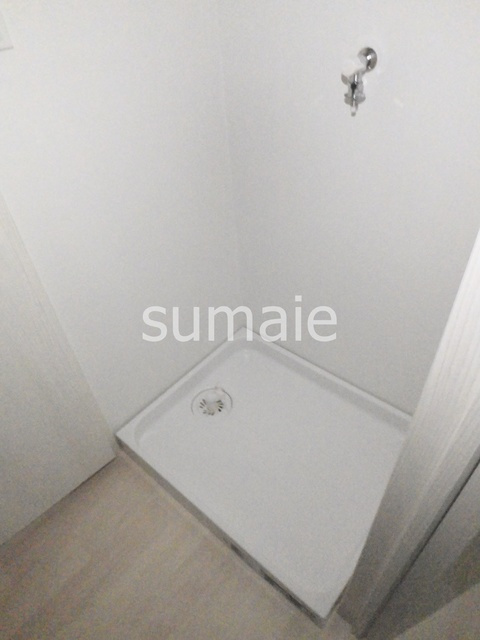 小岩ファミールカメリヤの居間・リビング|室内洗濯機置場です。