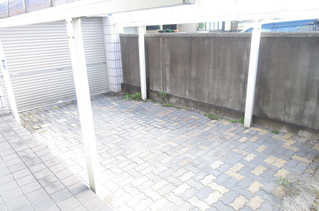 小岩ファミールカメリヤの駐車場|駐車場も付いております。