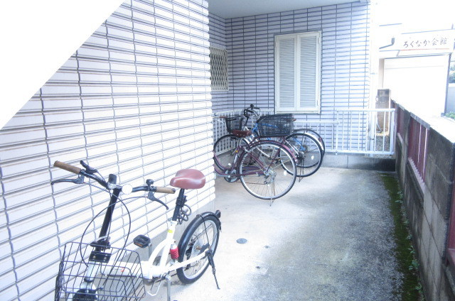 小岩ファミールカメリヤのその他共用部分|敷地内専用駐輪場有ります。