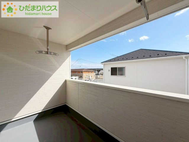 いわき市常磐西郷町第１０　新築戸建　2号棟のバルコニー|お布団など大きいものも、充分に干せる広さがございます。人気のベランピングも楽しめる広さ！自宅のアウトドア空間でゆったり過ごせます。