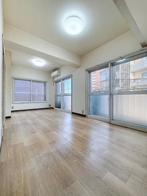 【居間・リビング】 | 大洋高井戸マンション | ★2面採光で明るいお部屋です★