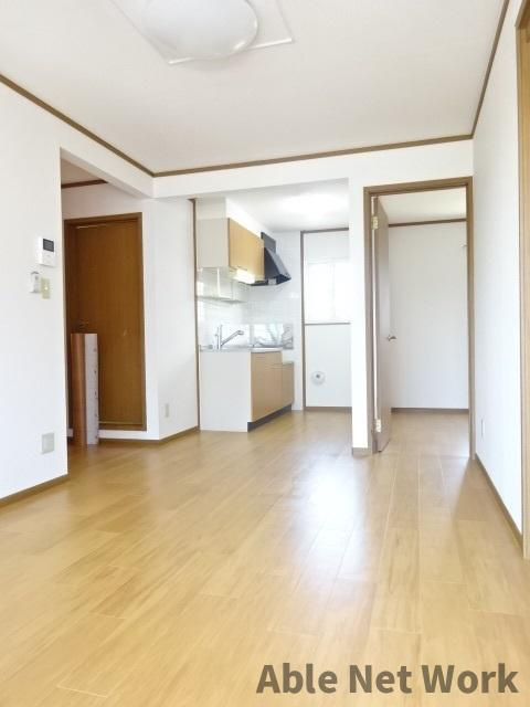 カーサ　ラウレールⅡの居間・リビング|9.7帖のDK