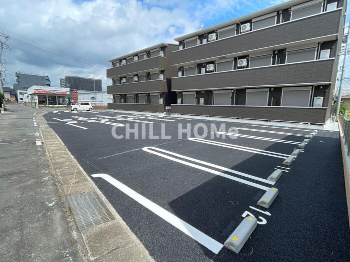 カーサ　リンの駐車場|当社、チルホームのHPもご覧ください(^^)/物件情報多数♪