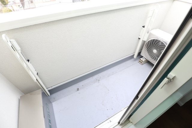 Sakura ST.東中神のバルコニー|※別部屋のイメージ写真です。実際のお部屋とは異なります。