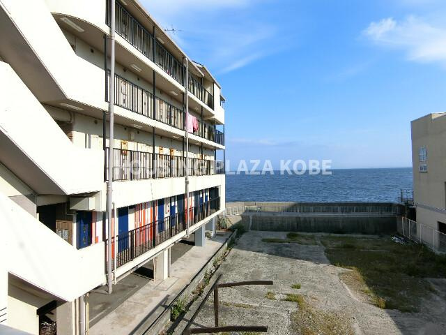 サンビレッジ塩屋の外観|オーシャンビューの建物です。