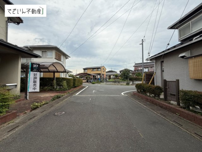 【前面道路含む現地写真】 | 川島町八幡2丁目　中古住宅   | 現地(2026年6月撮影)
