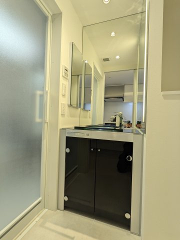 花の木ライズの洗面所|302号室