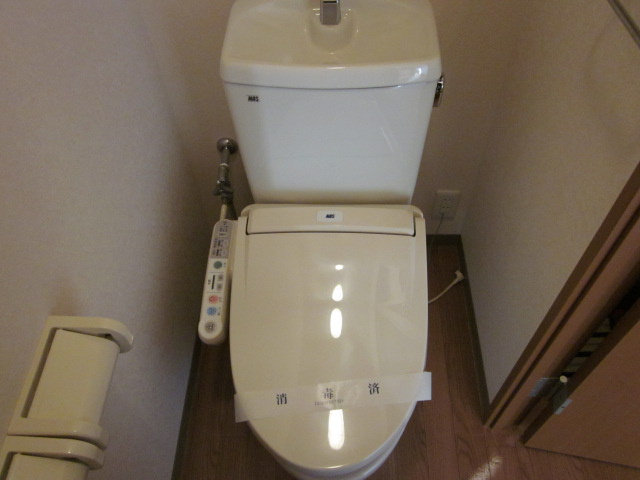 ヴィラ西原のトイレ|シャワー付トイレ