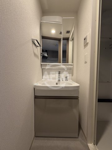 エステムコート難波WEST-SIDEⅨレデントの独立洗面台|エステムコート難波WEST-SIDEⅨレデント　　洗面台