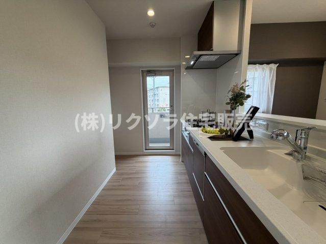 プライムコート高槻総持寺のダイニング|LDK18.0帖　床暖房付き
■物件内覧・資金計画相談・住宅ローン相談、リフォーム相談、お問合せ受付中■
※当日・翌日のご内覧、ご相談はお電話でのお問合せがスムーズです！